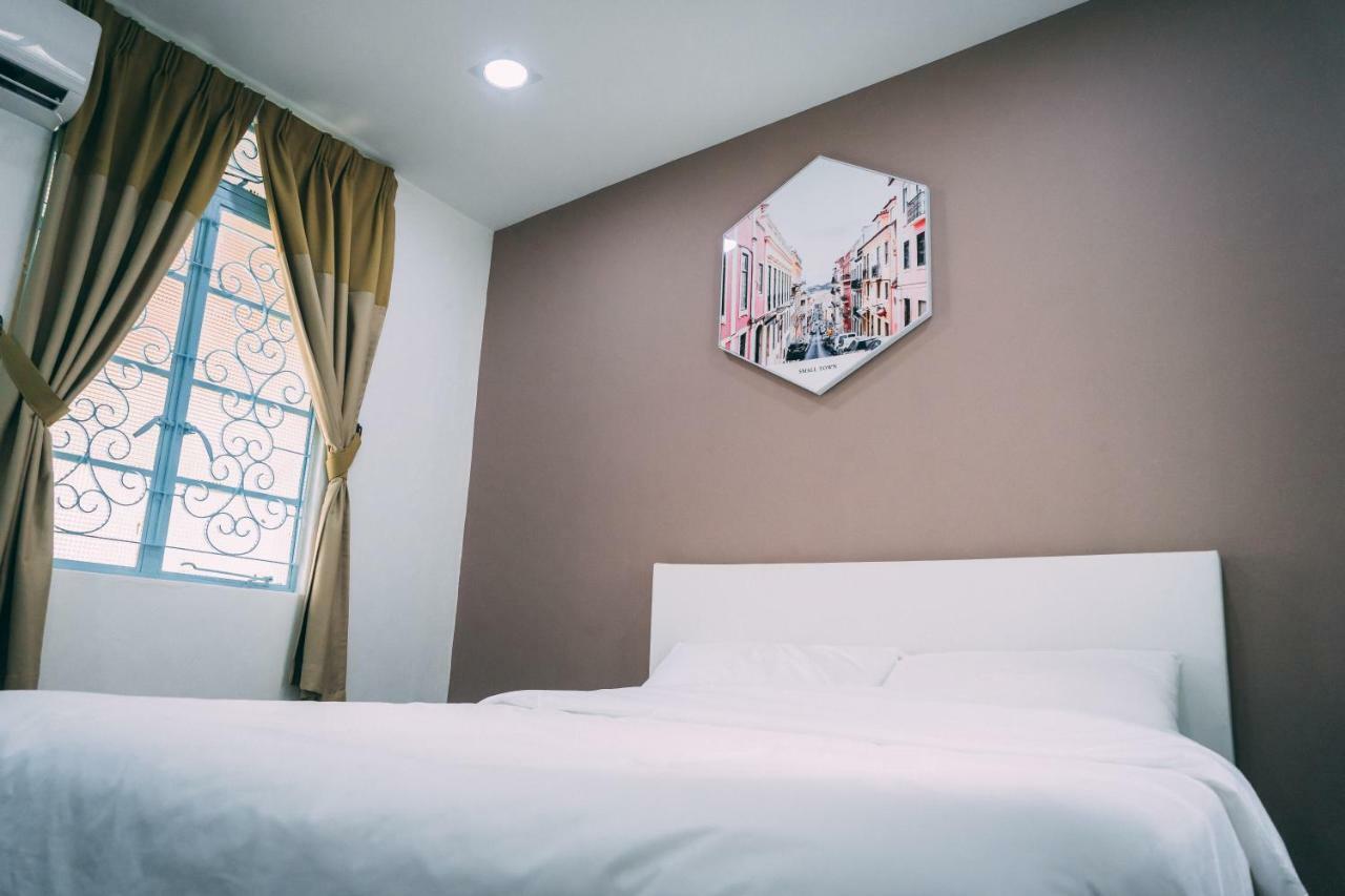 Goodnite Hogwarts Hotel George Town Exterior foto